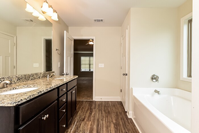 Building Photo - 1024 Allegiance Dr