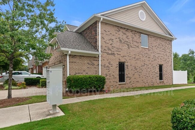 Building Photo - 15648 Canmore St