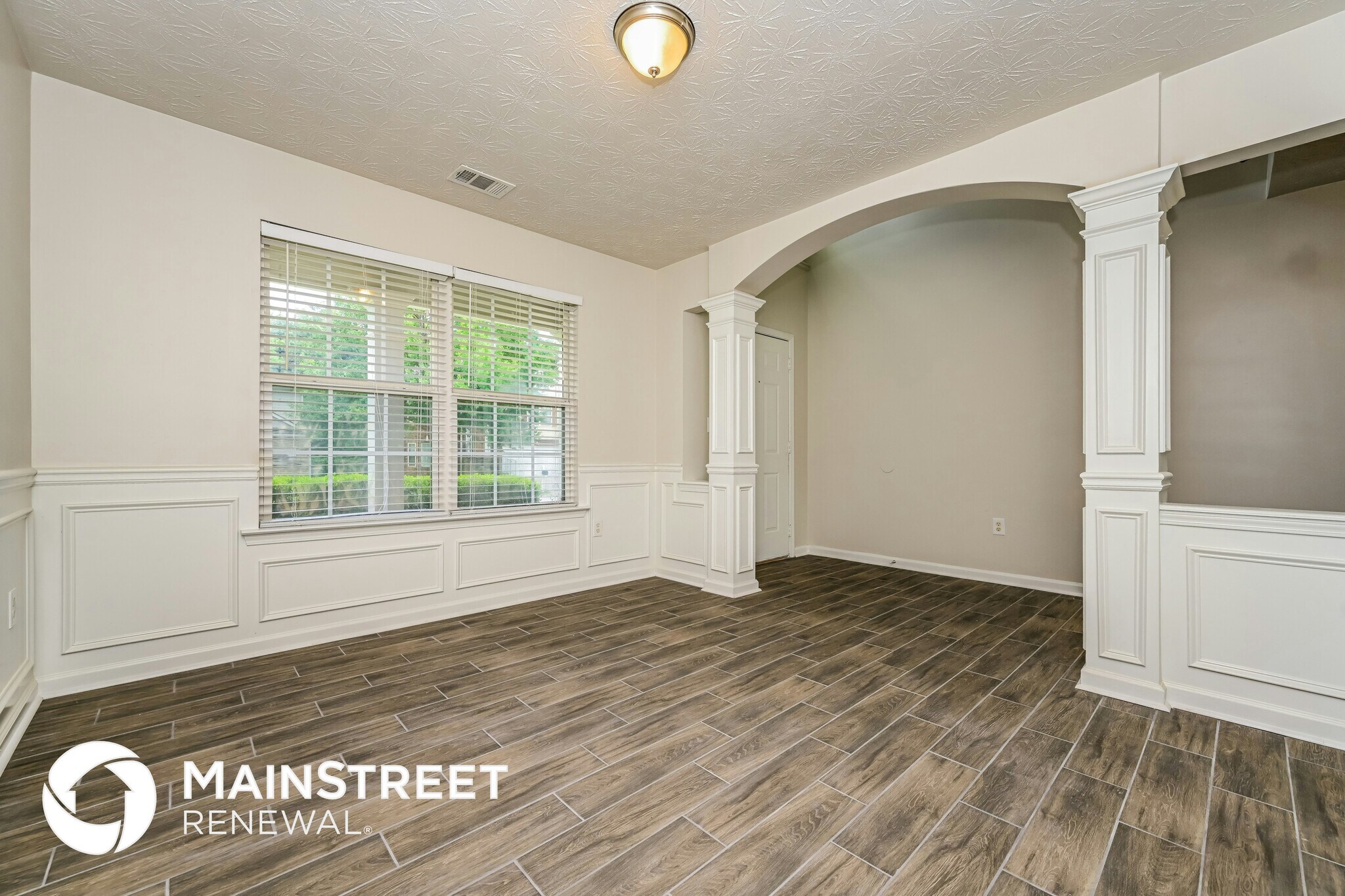 Building Photo - 2334 Silver Maple Cir