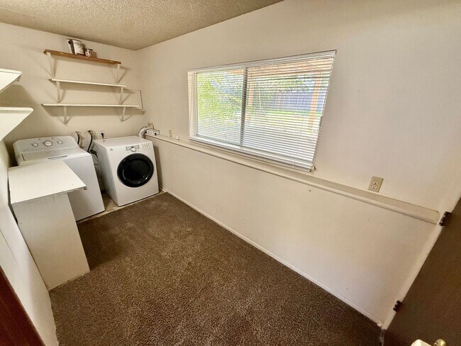 Building Photo - 2513 W Laurel St