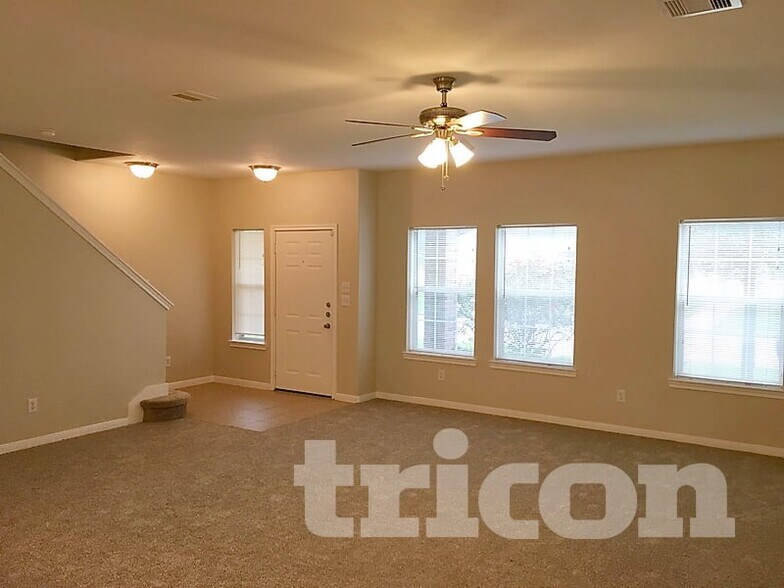 Building Photo - 11335 Carla St