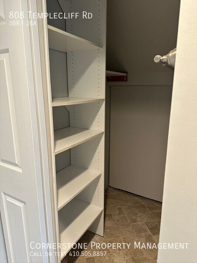 Building Photo - 808 Templecliff Rd