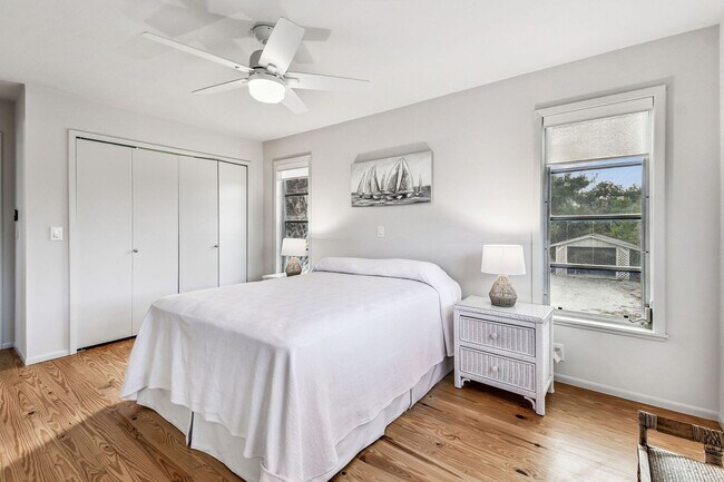 Building Photo - 7745 Manasota Key Rd