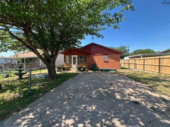 Building Photo - 610 S Bond St