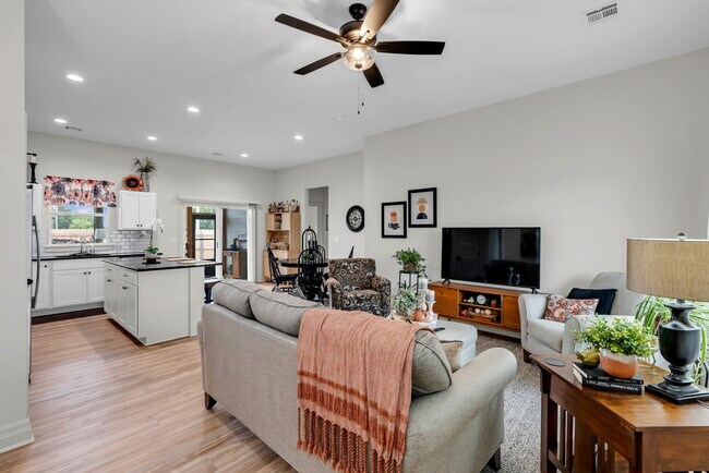 Building Photo - 1703 Jase Ct