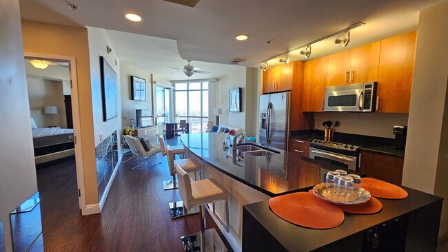 Building Photo - GORGEOUS FURNISHED 1 BEDROOM CONDO AT ALLU...
