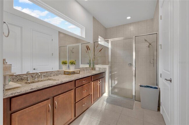 Building Photo - 5092 Twin Lakes Blvd