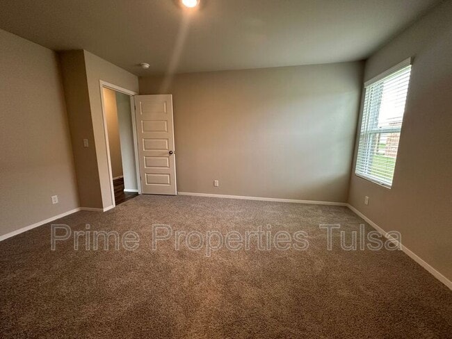 Building Photo - 27811 E 114th Pl S