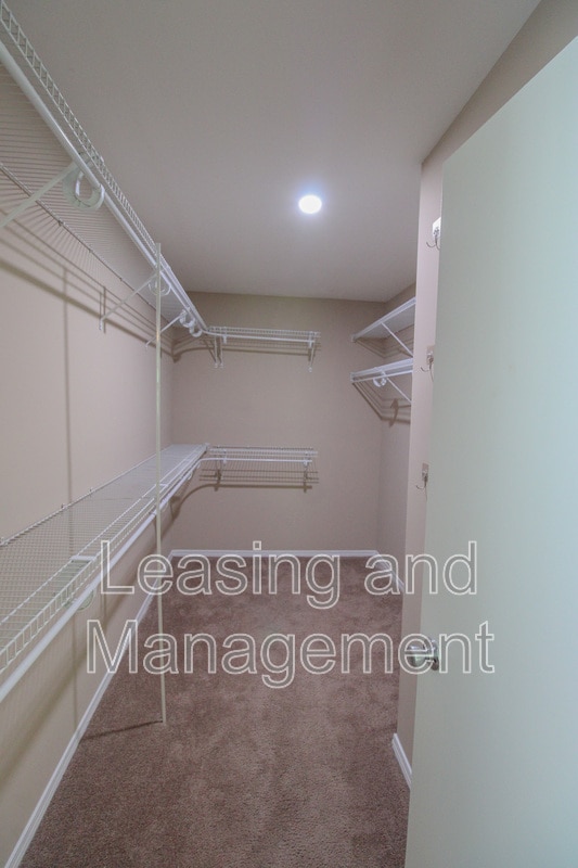 Building Photo - 8811 Kellum Dr
