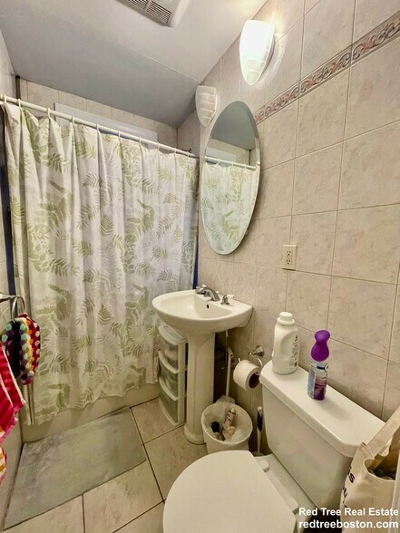 Building Photo - 119 Winthrop Rd