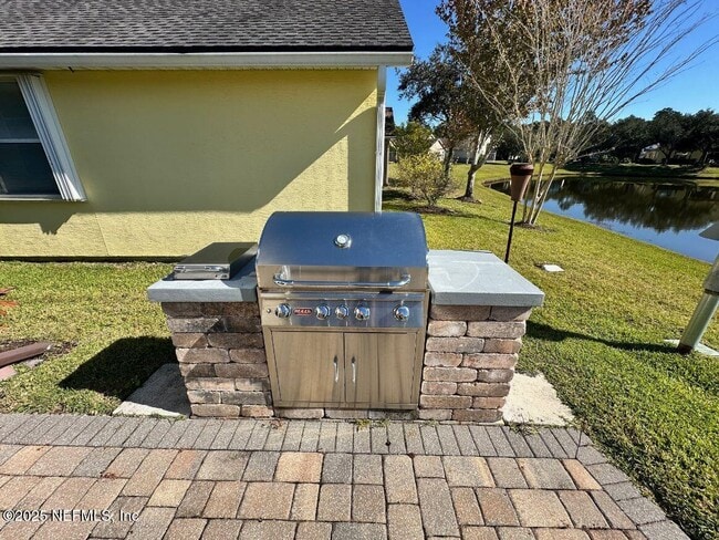 Building Photo - 943 Hazeltine Ct