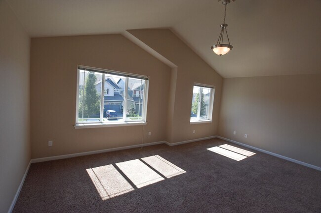 Building Photo - Gorgeous home in Olympia!!