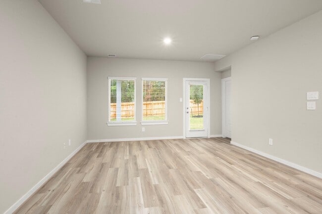 Building Photo - 18733 Timber Gln Dr