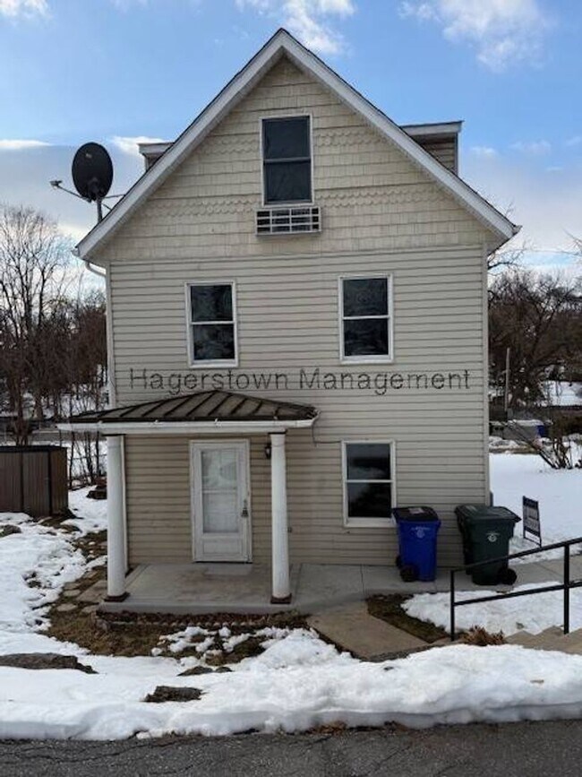 Building Photo - 528 Virginia Ave