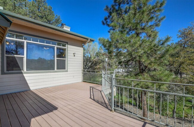 Building Photo - Beautiful home in the Mountain Club!