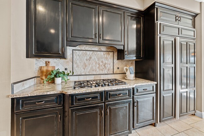 Building Photo - 12932 Sunset Bluff Ct