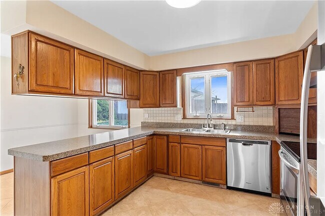 Building Photo - 4500 Acreview Ln