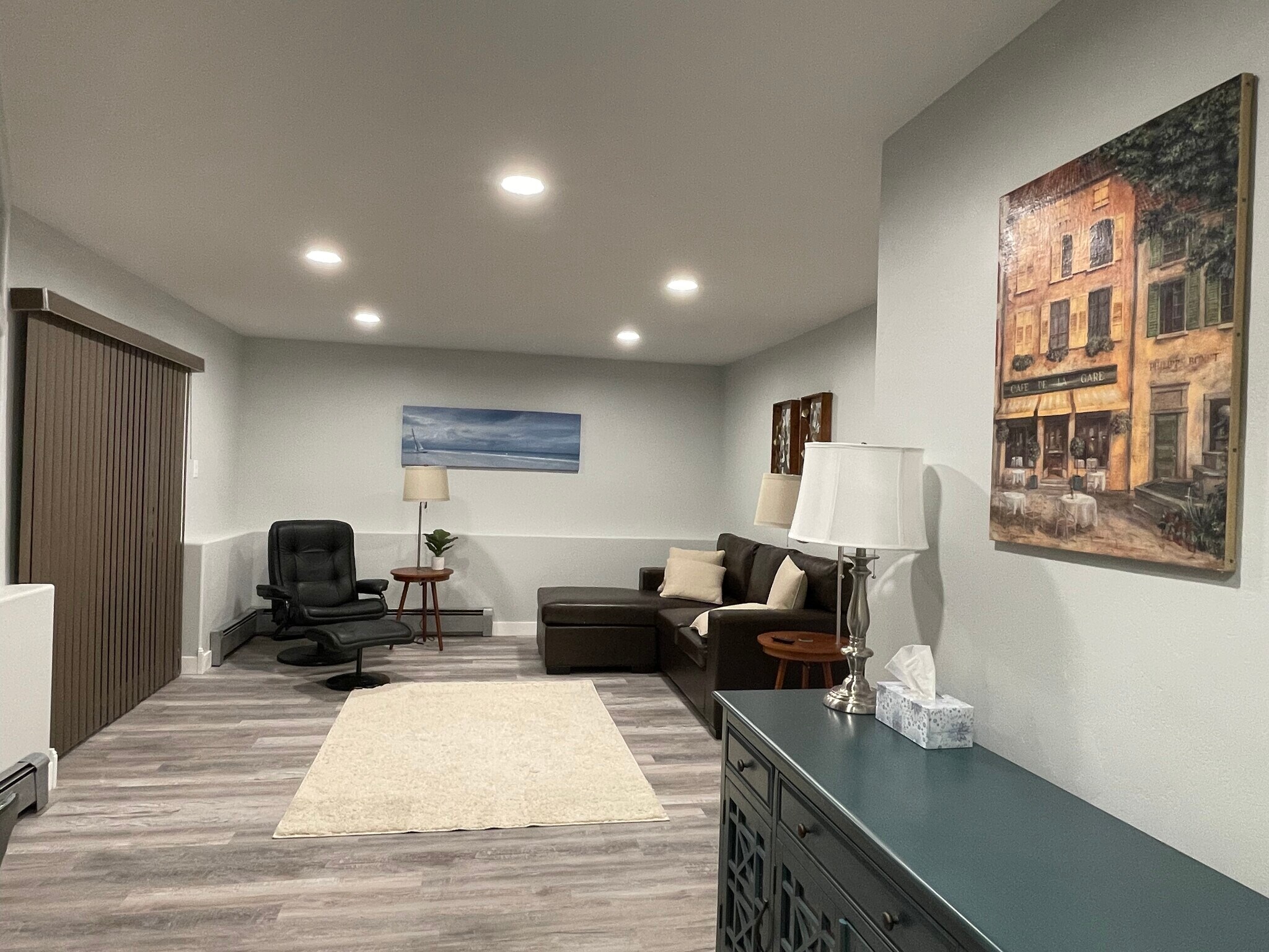 Building Photo - 1038 S Knollwood Dr