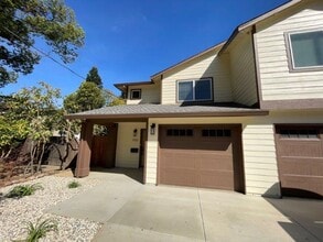 Building Photo - Tahoe Park 2 Bedroom Near UC Davis Med Center