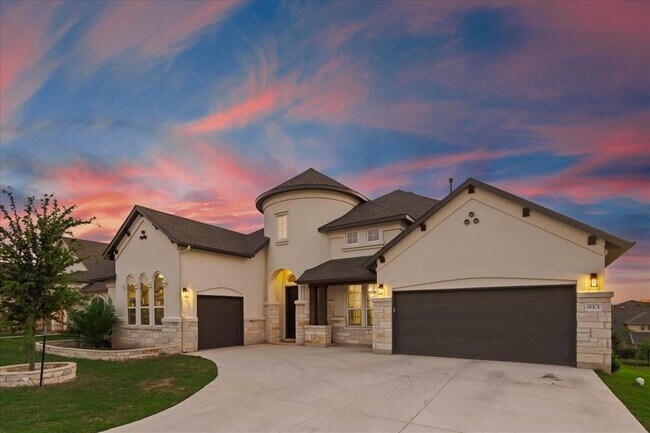 Building Photo - 913 Almeria Bend