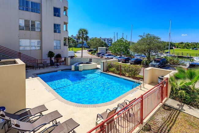 Building Photo - 1302 Marina Bay Dr