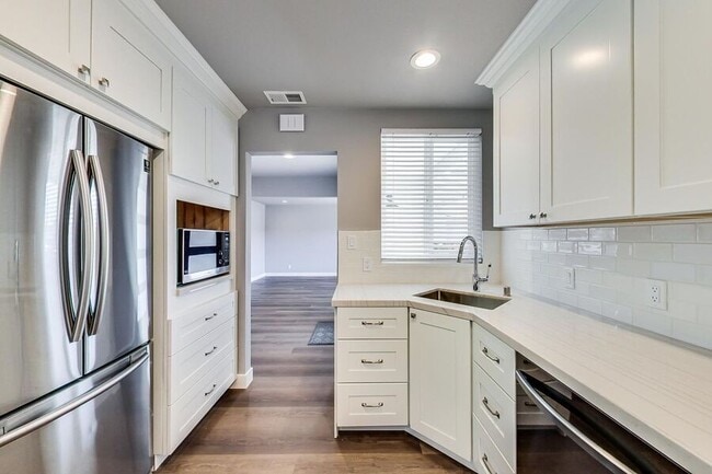 Building Photo - 4401 Castanos St