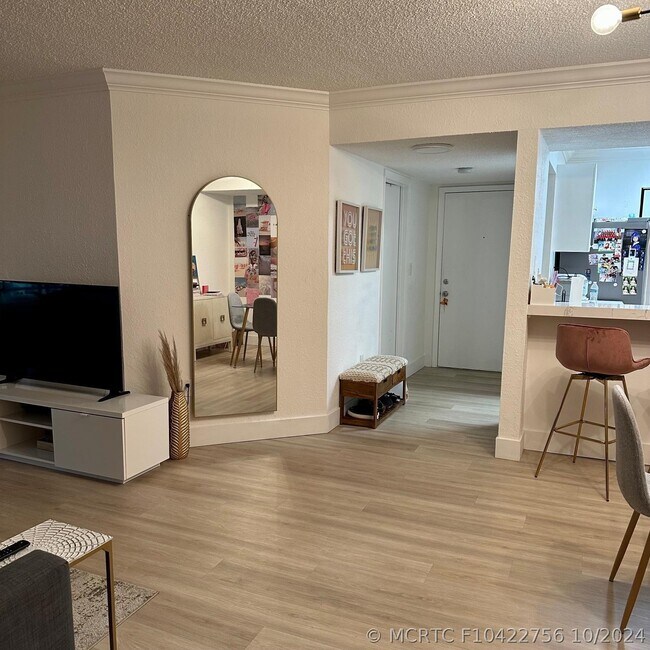 Building Photo - 10795 SW 108th Ave