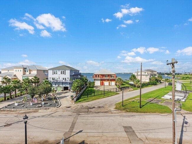 Building Photo - 1102 64th St