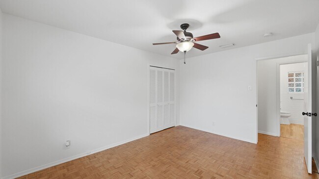 Building Photo - Beautiful Home on Nearly an Acre in Helotes with Pool, Office & No HOA