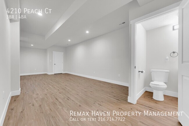 Building Photo - 4210 Peach Ct