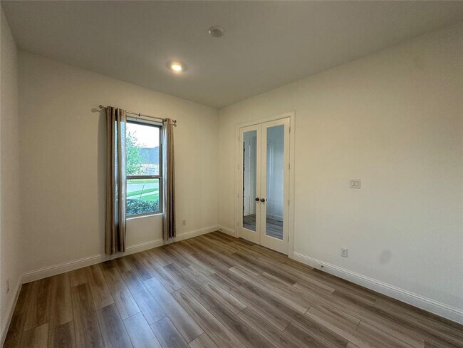 Building Photo - 4802 Avon Ridge Way