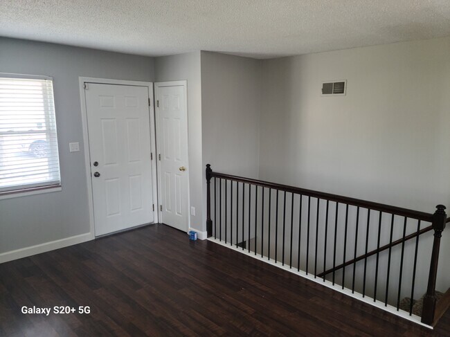 Fresh new paint - 7131 NW Country Club Ln