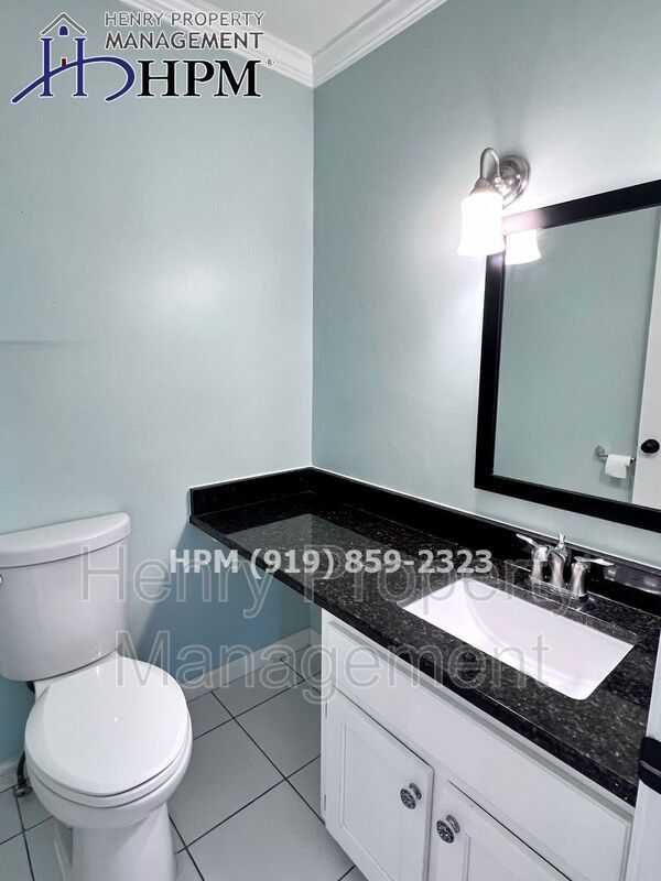 Building Photo - 4301 Ellinwood Dr