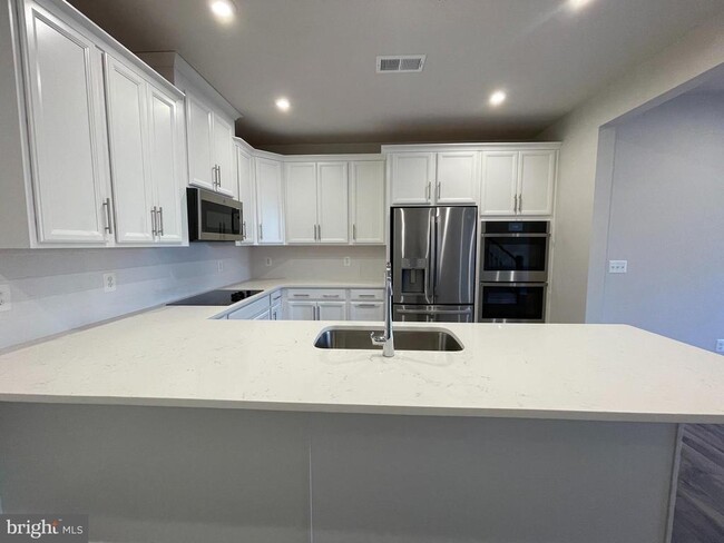 Building Photo - 4161 Red Mulberry Dr