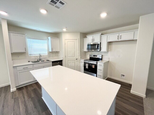 Building Photo - 4075 Cinnabar Ct