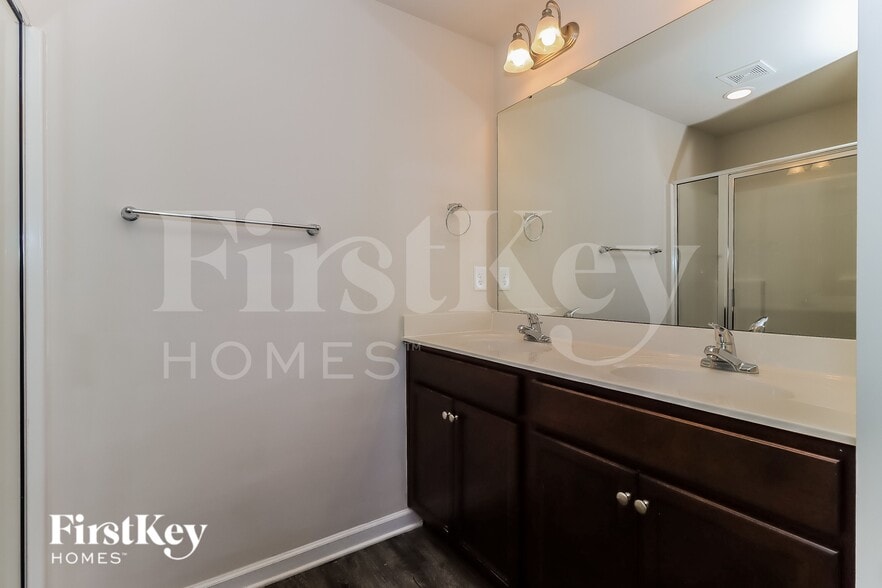 Building Photo - 2092 Cypress Village Dr NW
