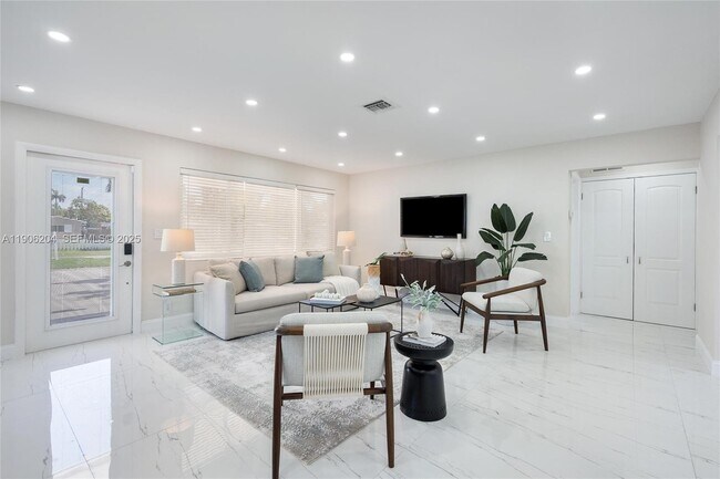 Building Photo - 1510 Coolidge St