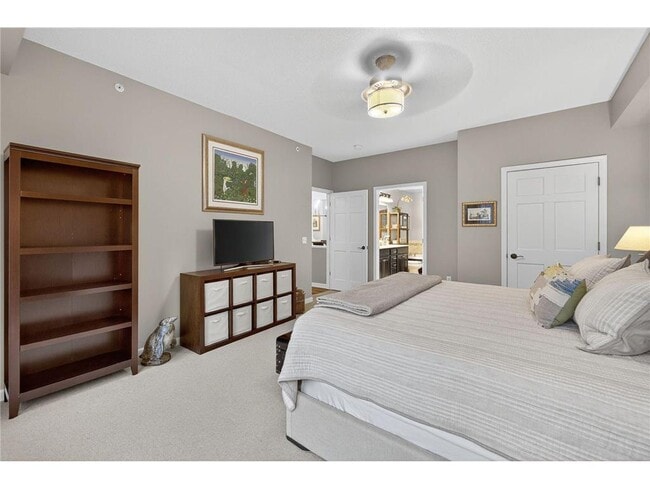 Building Photo - 5250 Grandview Square