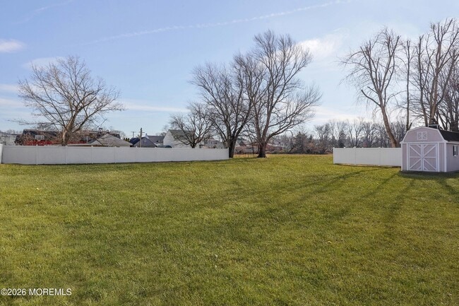 Building Photo - 12 Main St