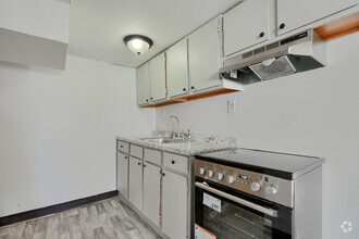 Building Photo - 800 N Fulton Ave