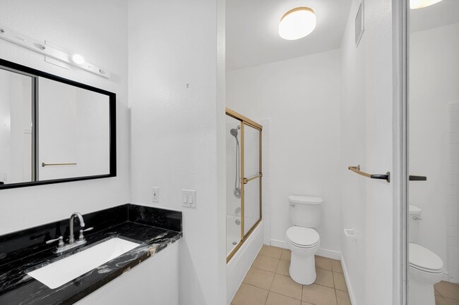 Building Photo - 10858 Sabre Hill Dr