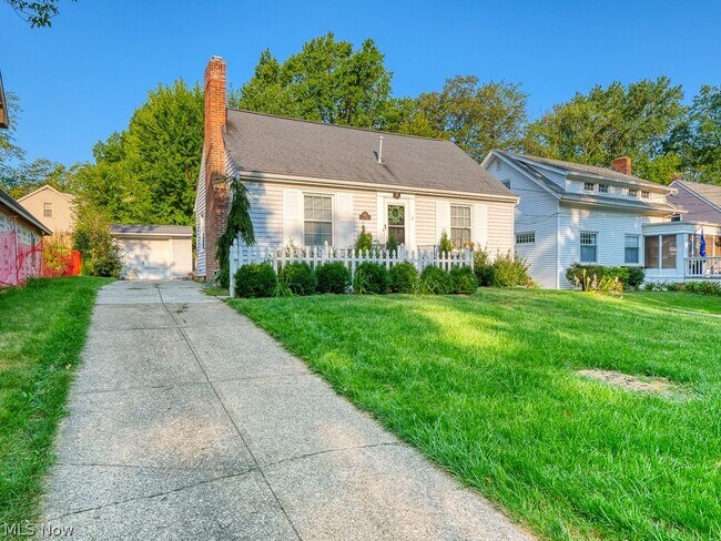 Building Photo - 352 Glen Park Dr