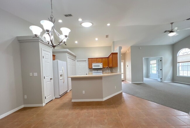 Building Photo - ***Beautiful Townhome Available in Woodland Villages