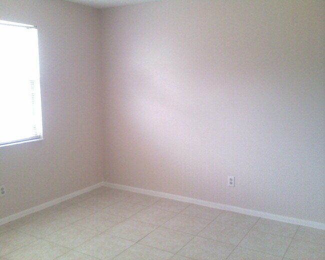 Building Photo - 2472 Lake Jackson Cir