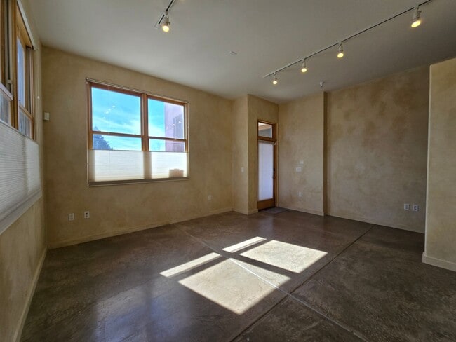 Building Photo - 1012 Marquez Pl