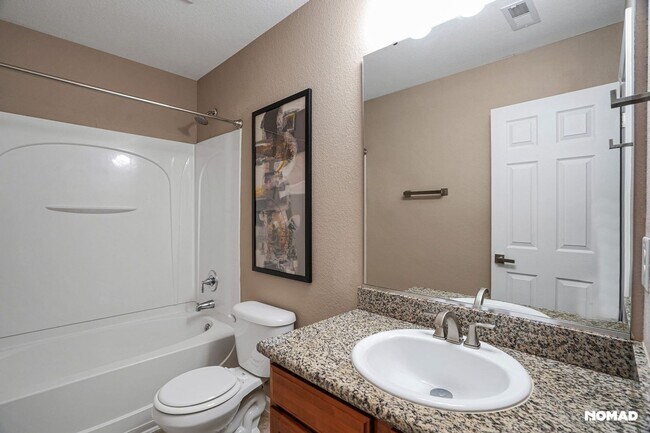 Building Photo - Charming 4BR House in Whitsett