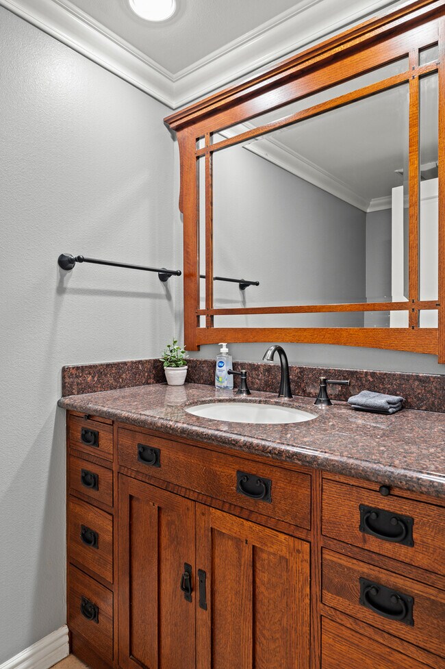 Building Photo - 11141 Limetree Dr