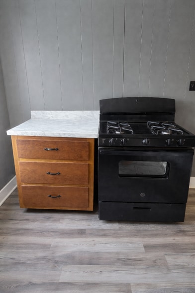 Building Photo - 510 Main St