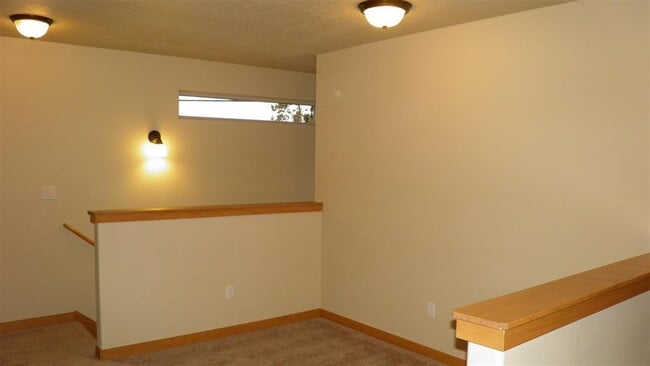 Building Photo - 20249 Knightsbridge Pl