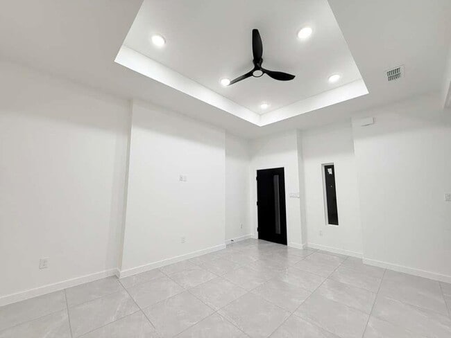 Building Photo - 3431 Lopez